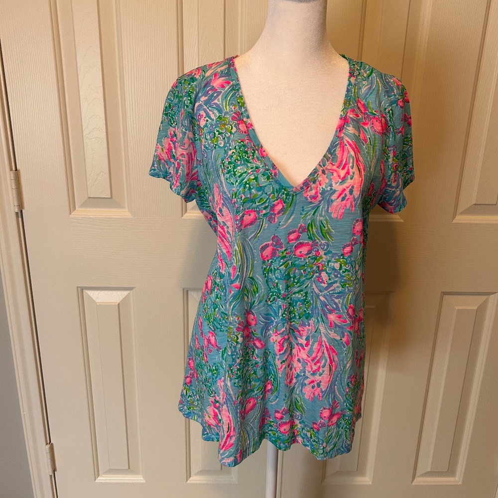 Lilly Pulitzer Etta V-Neck Tee in Amalfi Blue Best Fishes Size M Preppy!